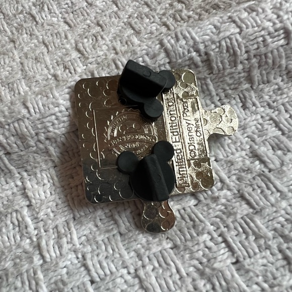 RARE LE 900 Ratatouille Pixar Character Connection Puzzle Mystery Disney Pin - Picture 4 of 4